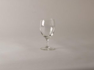 Rotweinglas mit Fuss Stück